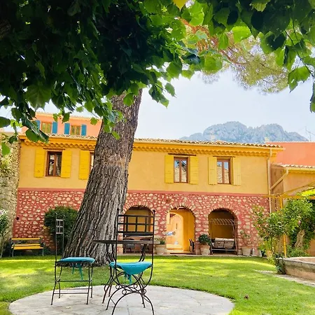 Les Arcades Le Lion D'or Hotel Buis-les-Baronnies