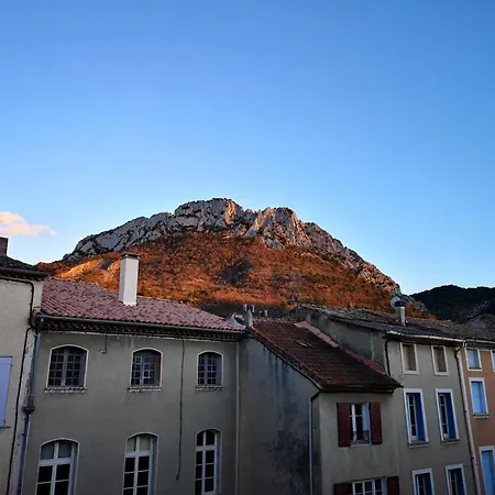 Hotel Les Arcades Le Lion D'or Buis-les-Baronnies