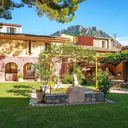 Les Arcades Le Lion D'or 3* Buis-les-Baronnies